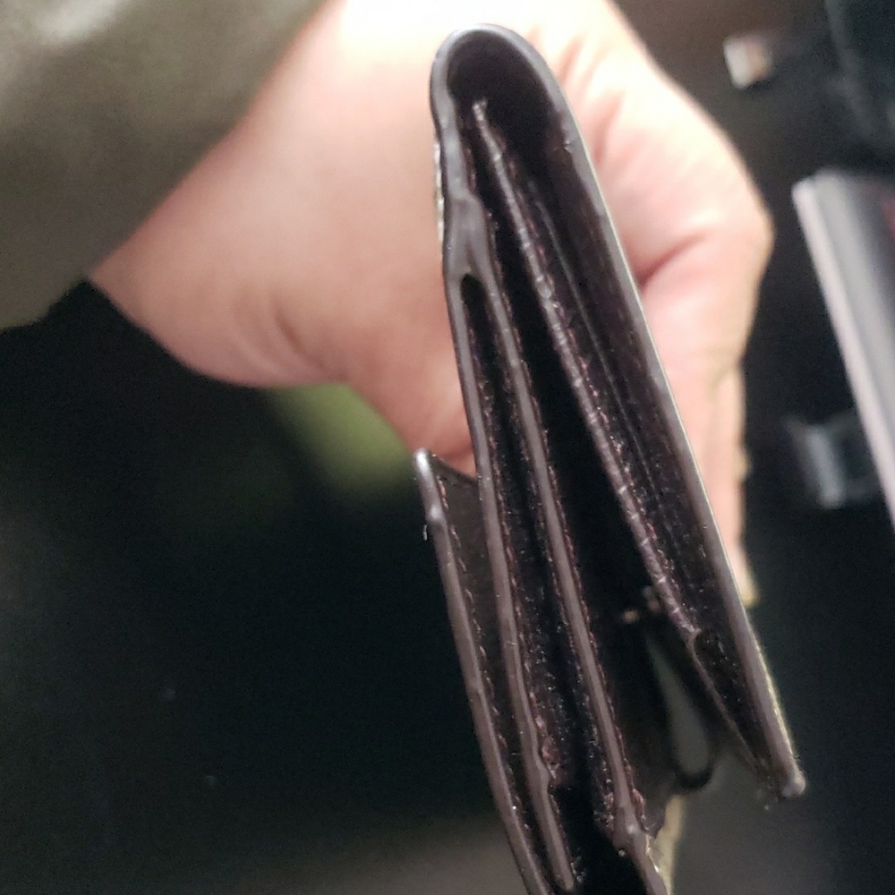Gucci Beige and Brown Wallet - Picture 5 of 7
